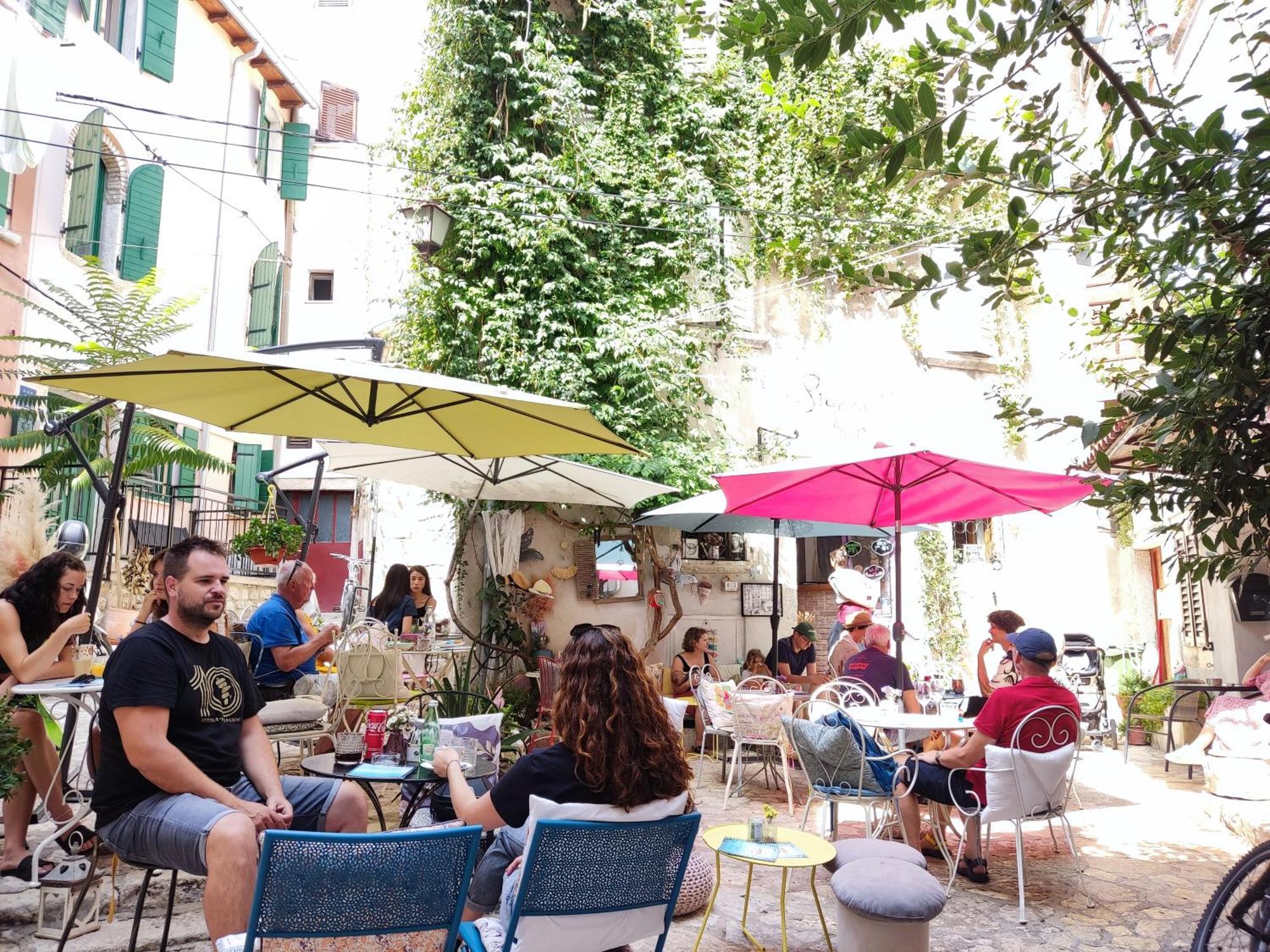 Apartment Piazza Antica Rovinj Exteriör bild