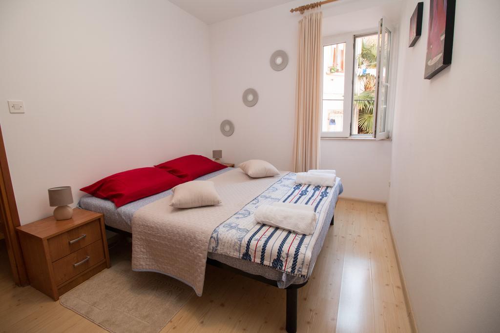 Apartment Piazza Antica Rovinj Exteriör bild